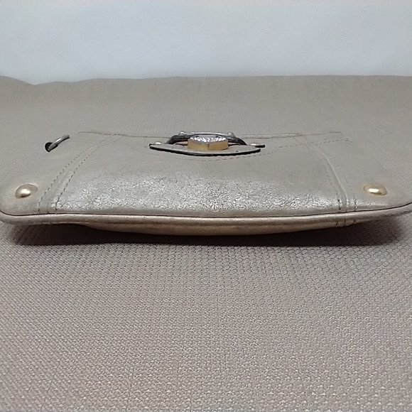 JUICY COUTURE GOLD LEATHER COSMETIC BAG - Picture 3 of 10